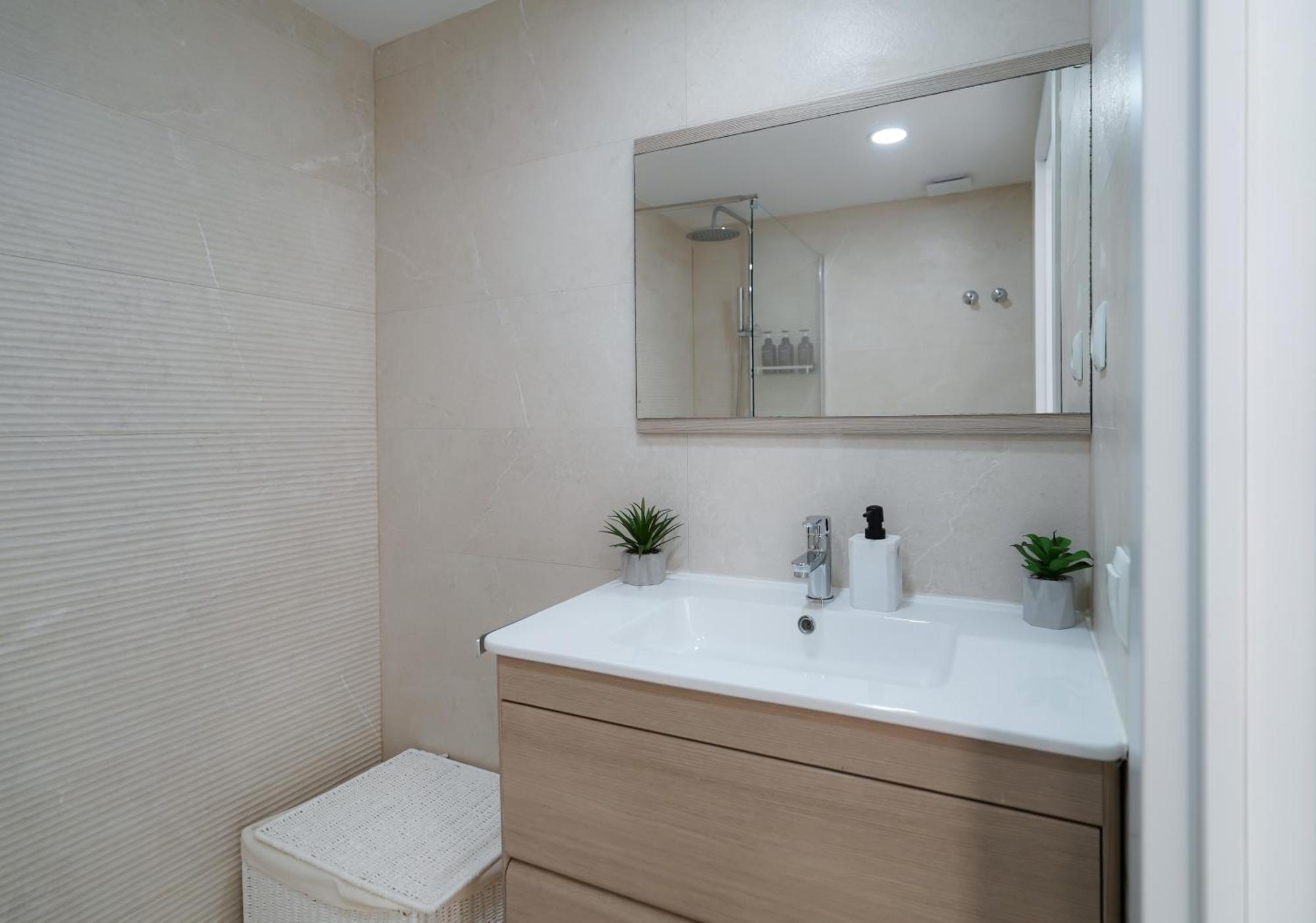 Nomad Malaga - Chic Apartament Center Torremolinos Ngoại thất bức ảnh